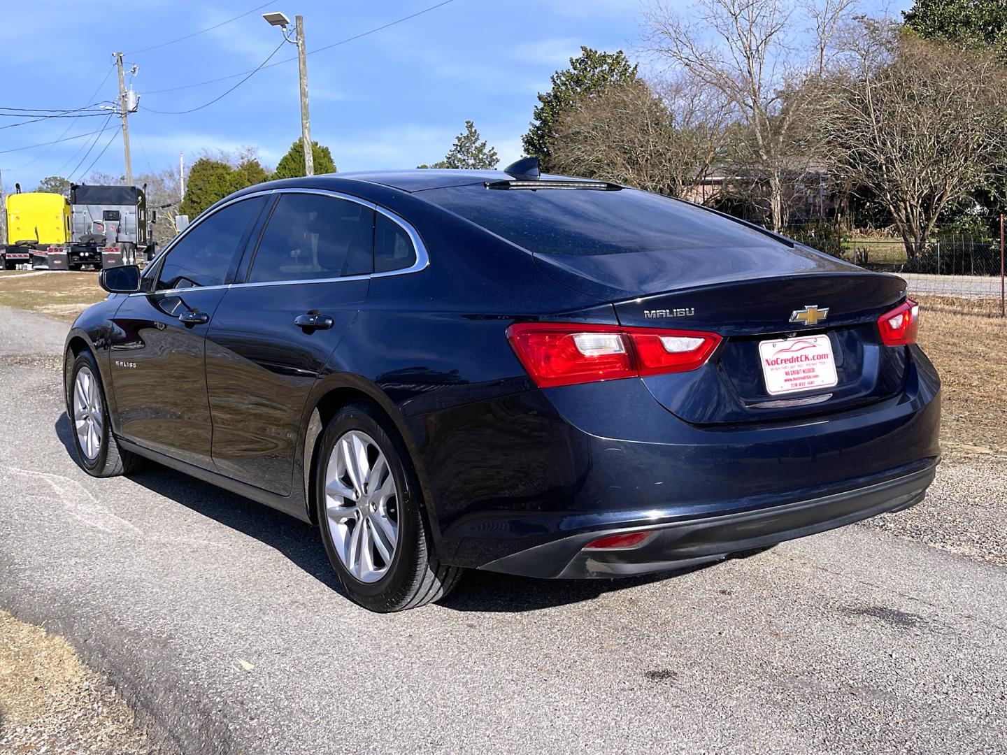 2018 Blue Chevrolet Malibu LT (1G1ZD5ST0JF) with an 1.5L L4 DOHC 16V engine, 6 Automatic transmission, located at 18001 Kellogg Rd, Saucier, MS, 39574, (228) 832-1441, 139.421463, -76.641457 - Photo#6